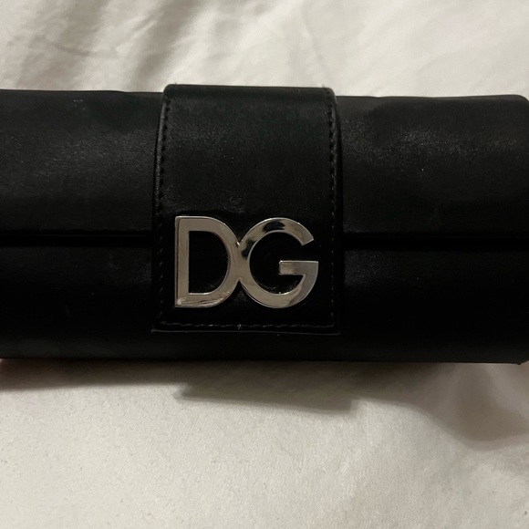 Authentic Dolce & Gabbana Sunglasses - Picture 1 of 6